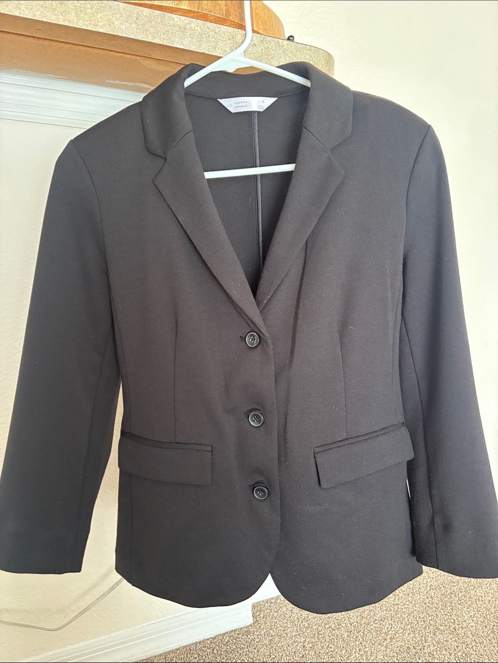 LC Lauren Conrad Black Tailored Three-Button Blazer